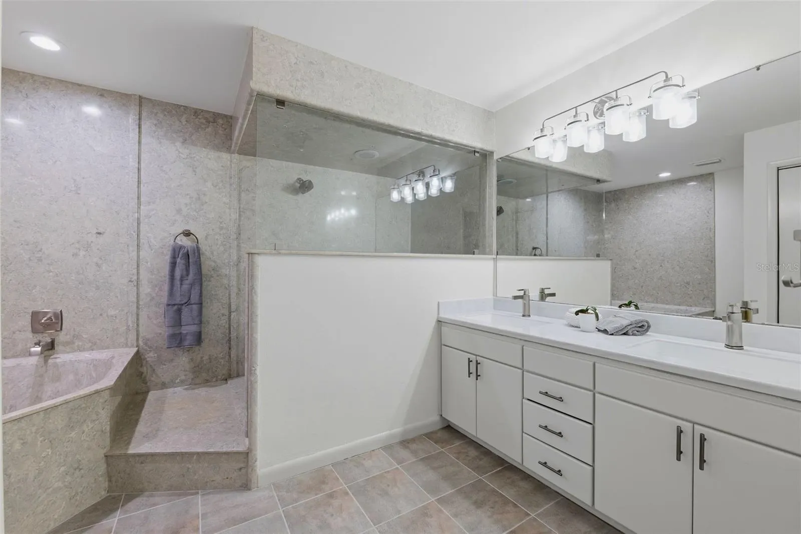 2nd primary suite with balcony and En Suite Bathroom