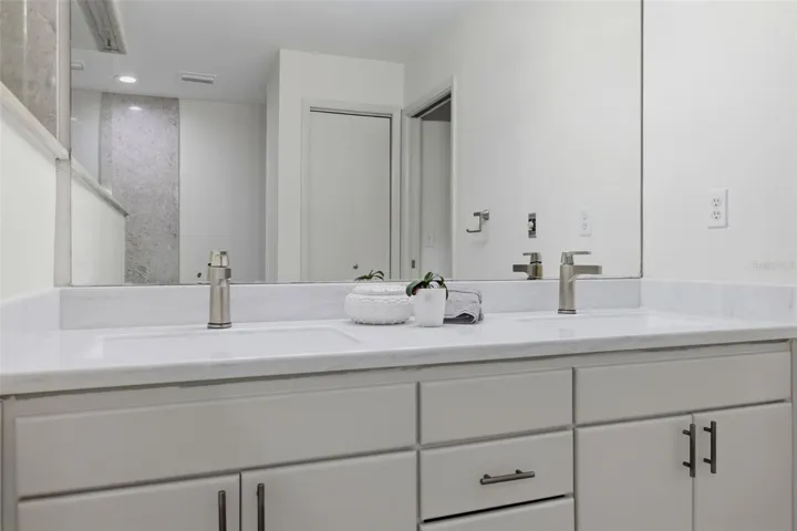 2nd primary suite with balcony and En Suite Bathroom