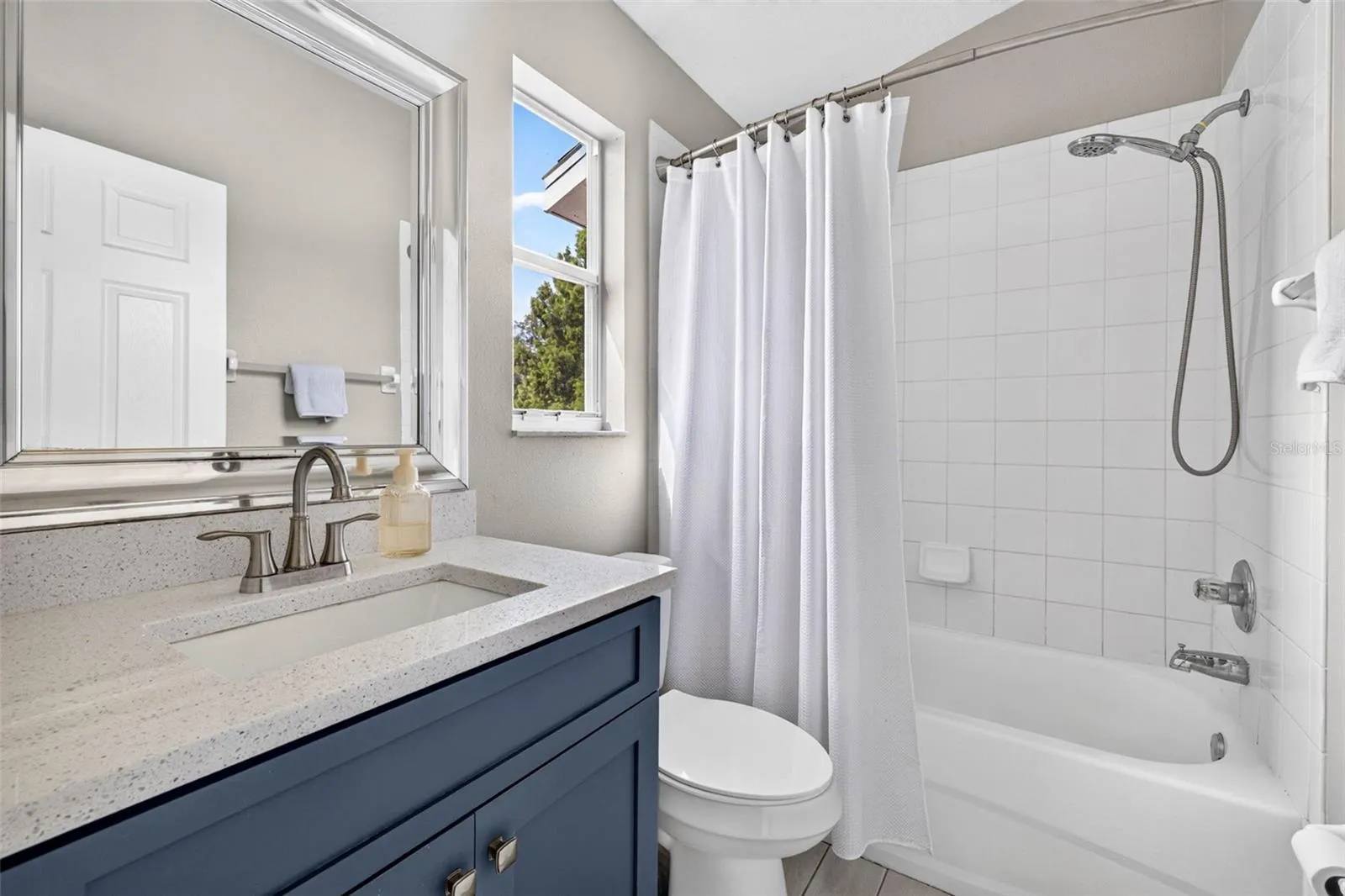 Ensuite bath to the primary