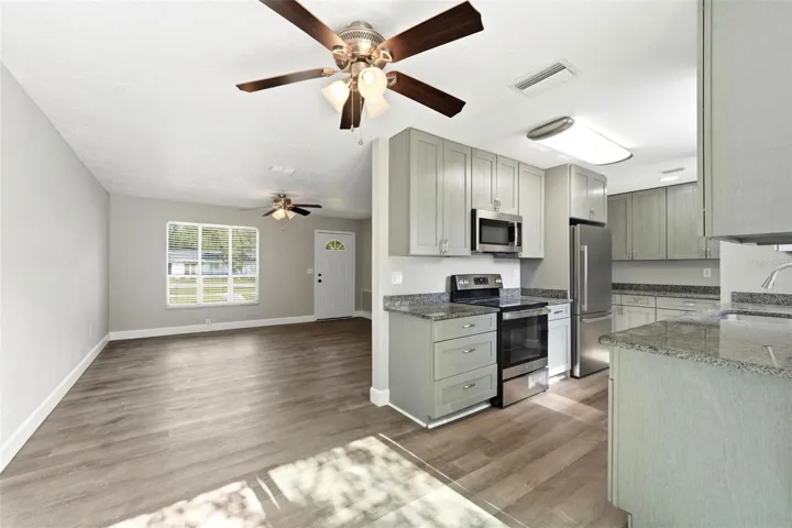 DINING/KITCHEN