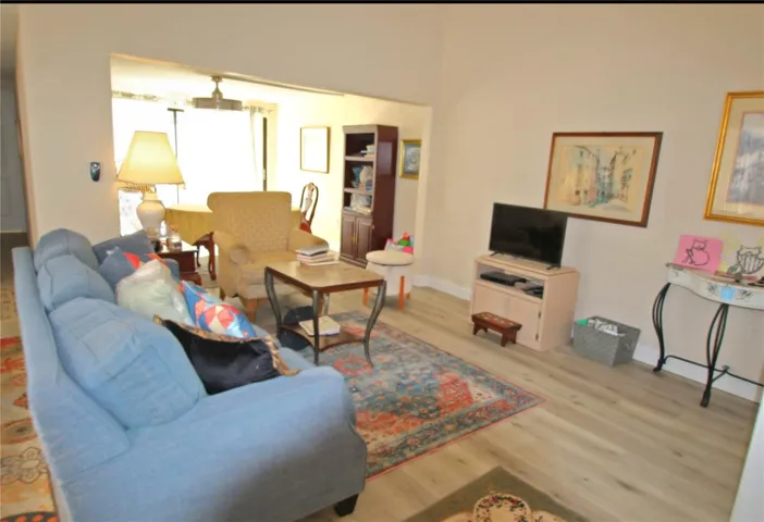 Living/dining room