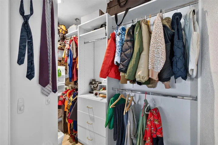 bedroom 2 walk in closet