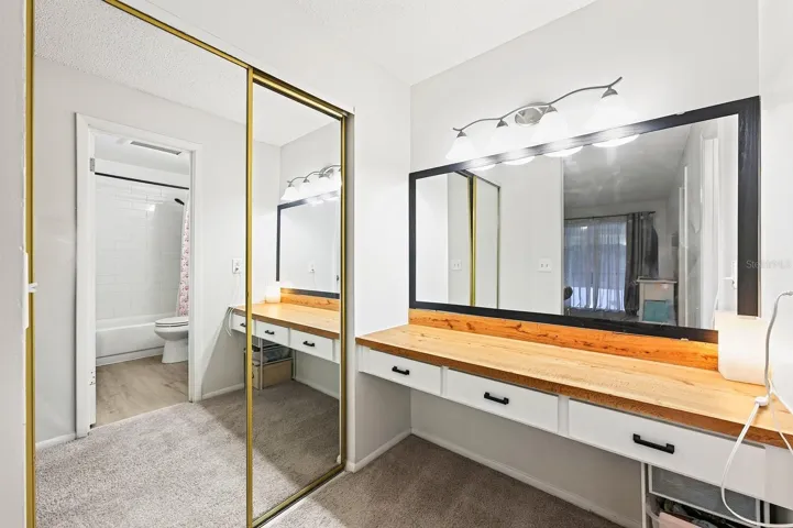 Primary en-suite bath.