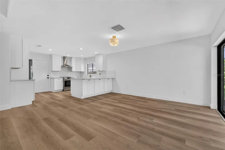 Dining/Kitchen