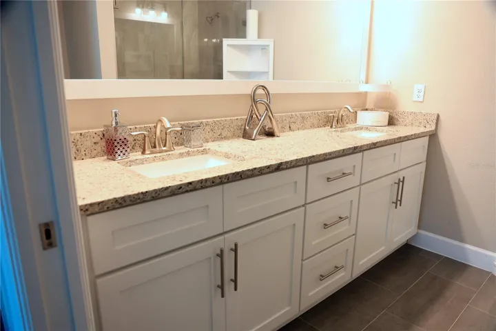 Bathroom vanity