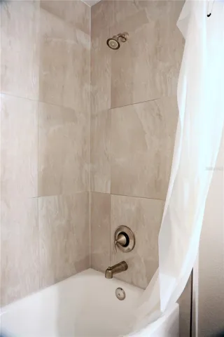 Guest bath tub