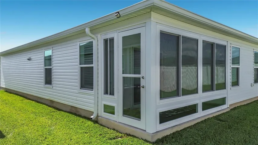 Florida Room -- Door to Back Yard