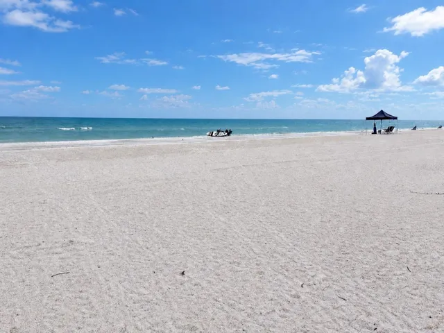 Manatee Beach only 10 minutes away