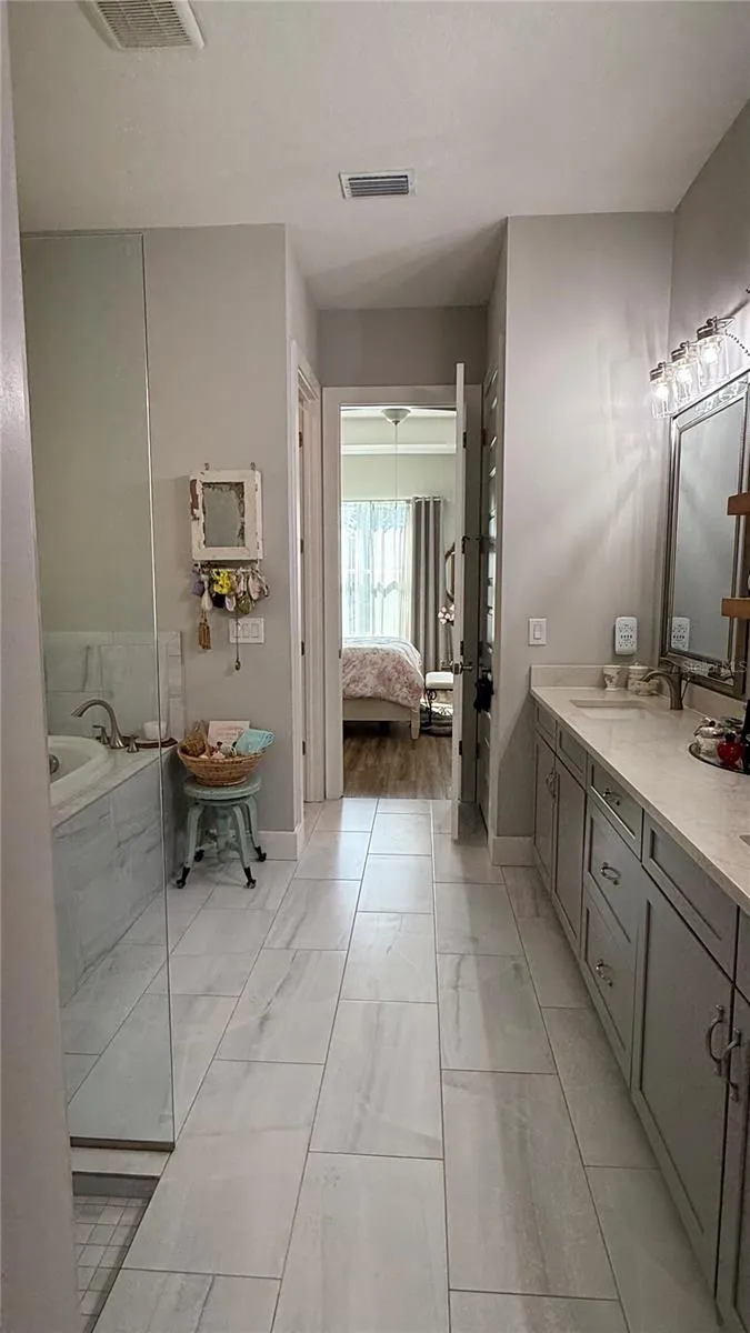 En Suite Bath