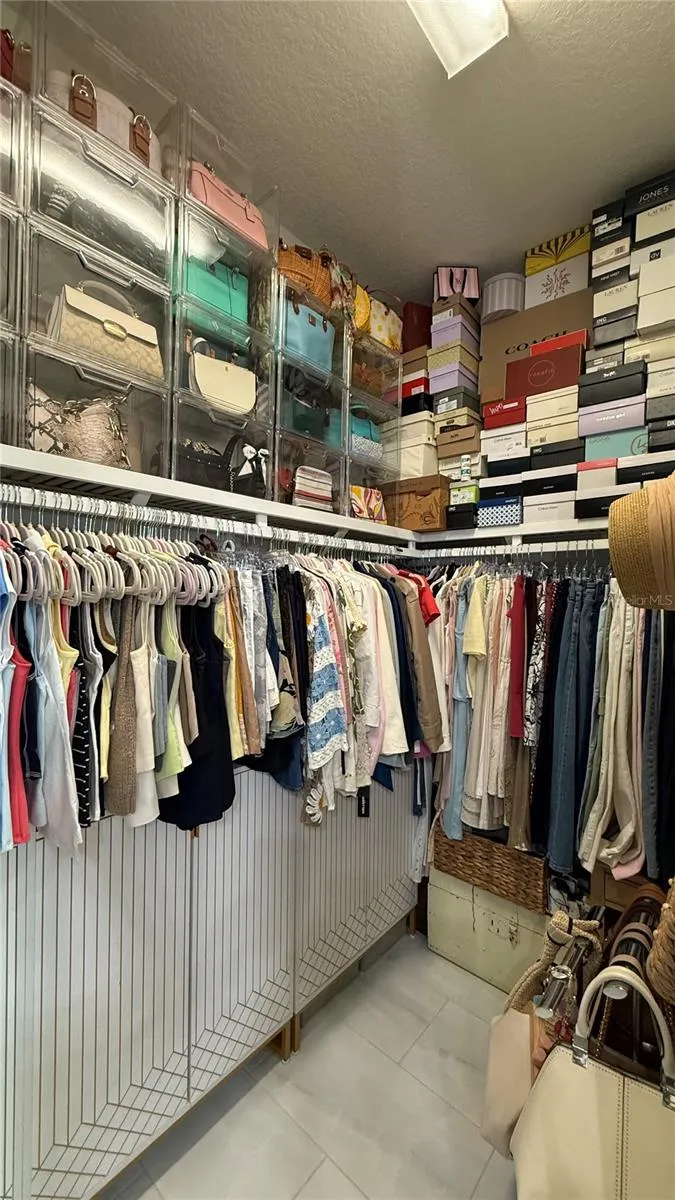 En Suite Walk-in Closet