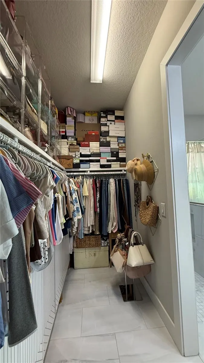 En Suite Walk-in Closet