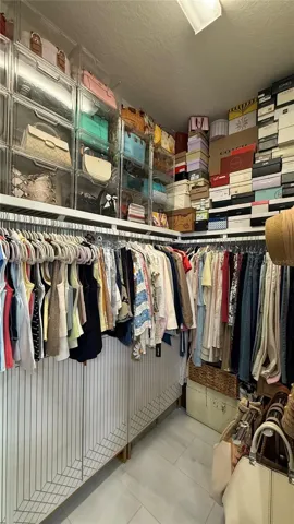 En Suite Walk-in Closet