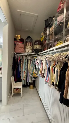 En Suite Walk-in Closet