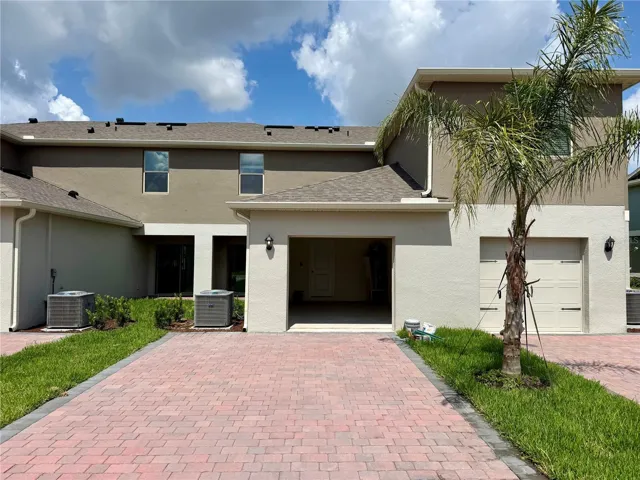 1 Car Garage + big driveway