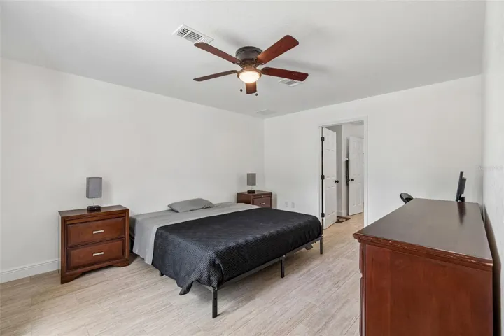 SPLIT FLOOR PLAN MASTER SUITE
