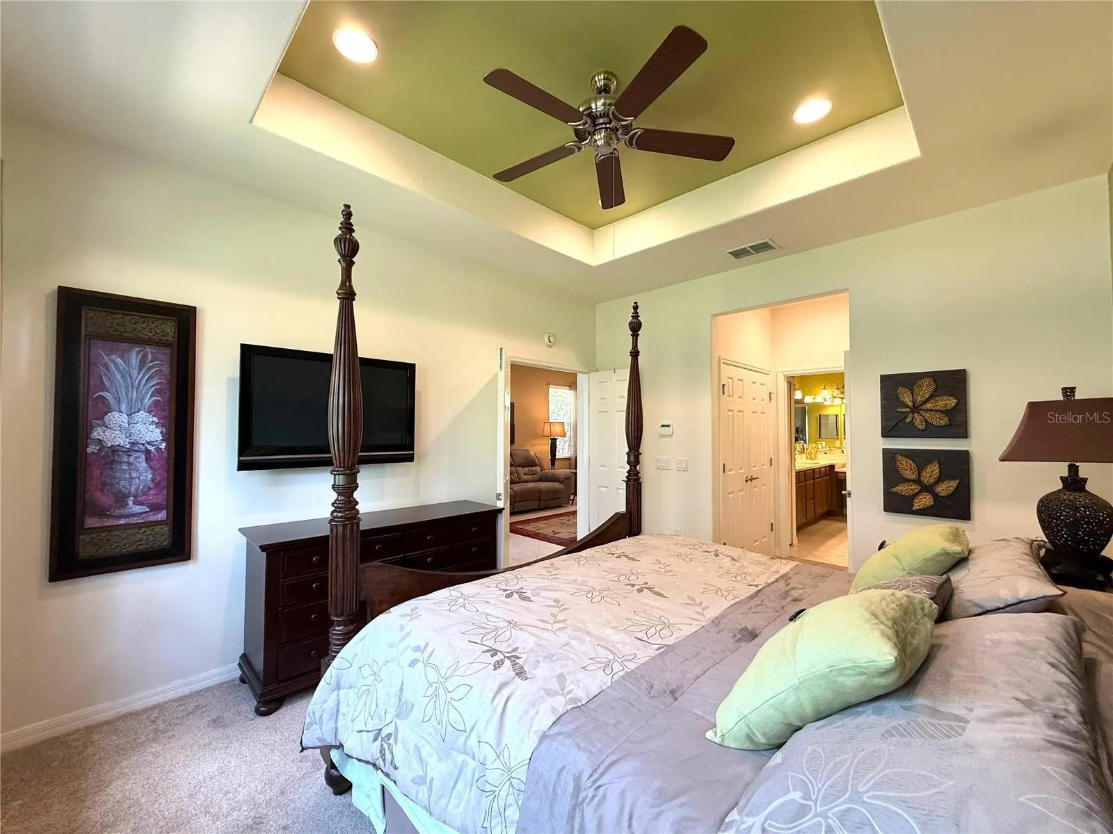 Primary Suite: Tray Ceiling