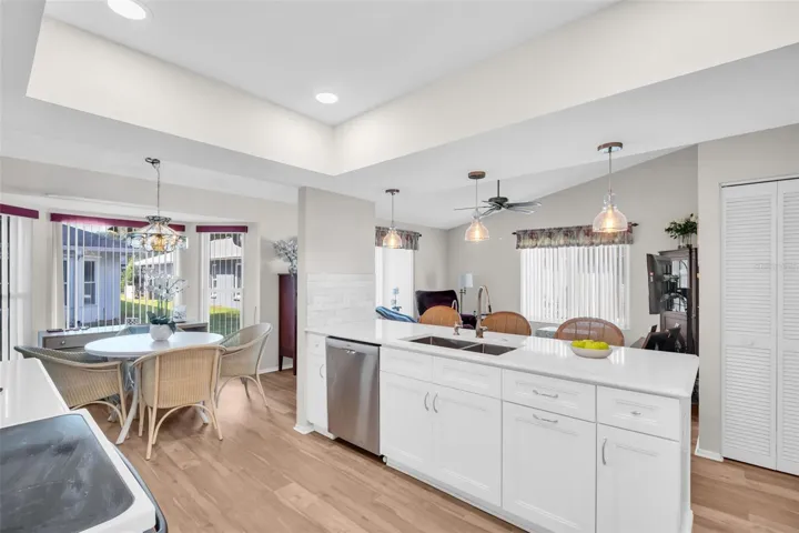 Granite countertops &amp; soft-close cabinets~