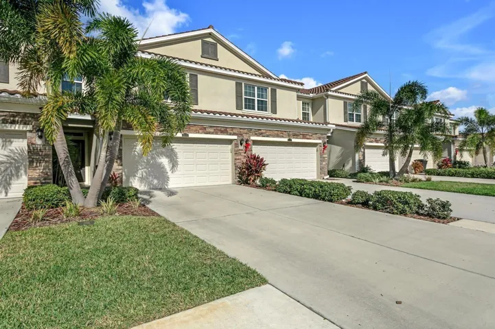 519 53rd Ave N - Welcome to the Colonnade Resort style Living
