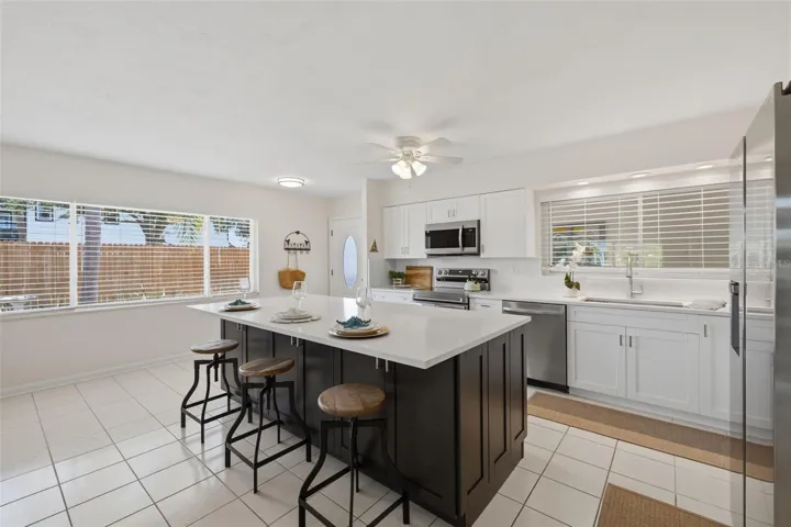 Kitchen with large island