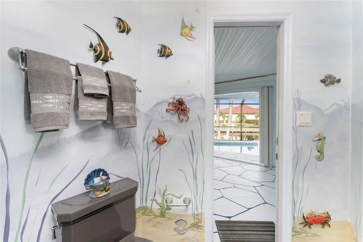 Easy access from the pool