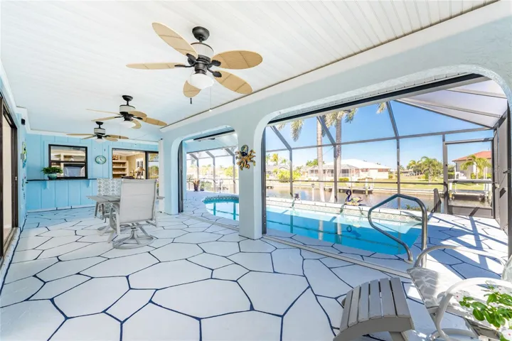 Spacious Lanai