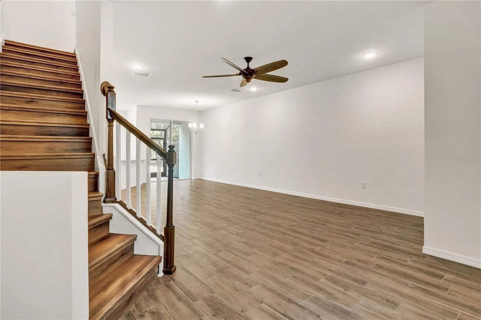New Vinyl Flooring throughtout