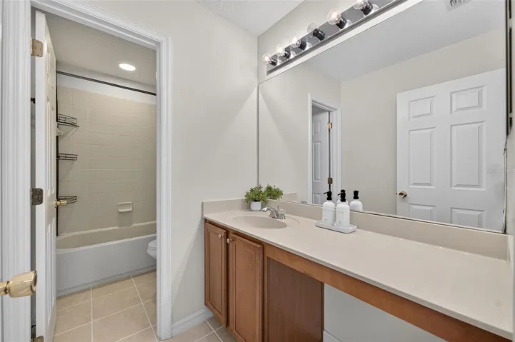 Upstairs hall bathroom