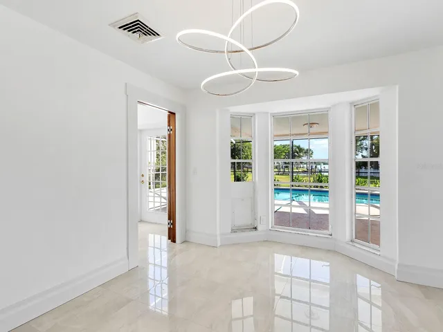 Dining Bay Window to pool
