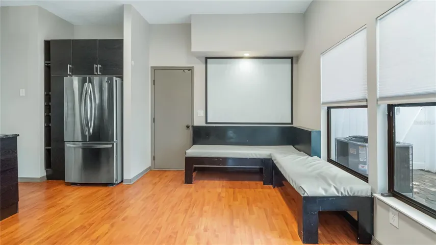 Eat-in Kitchen