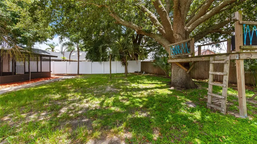 Large Backyard fully fenced