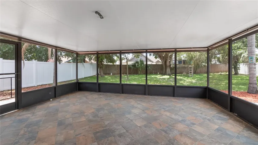 Large Screened in Lanai