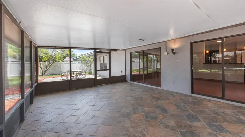 Large Screened in Lanai