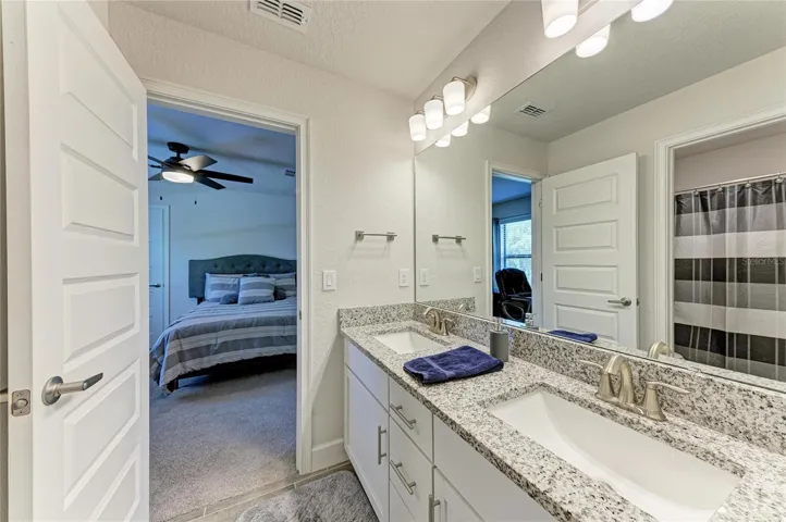 Jack/Jill 3rd Full Bathroom
