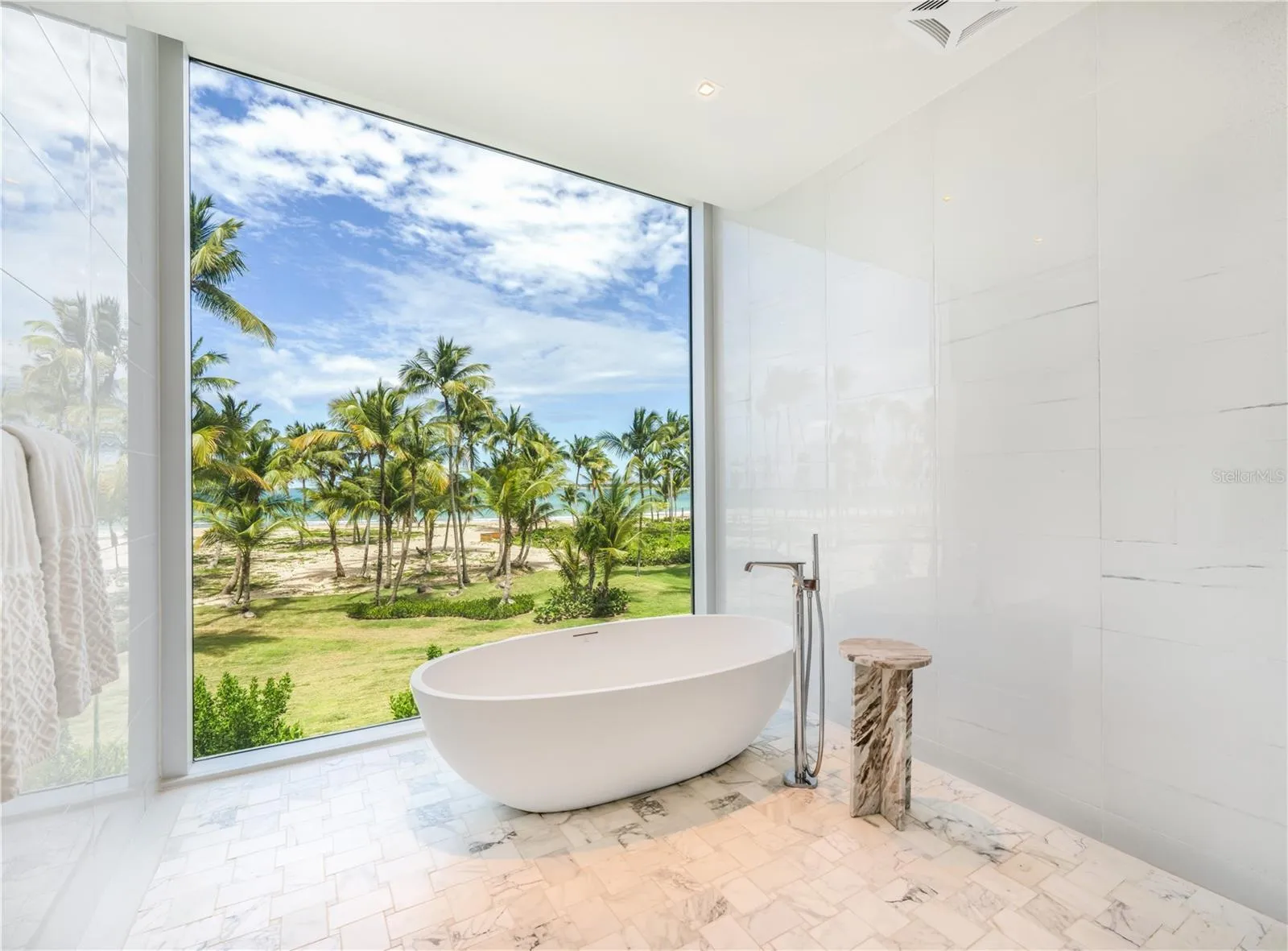 Master Bathroom Tub
