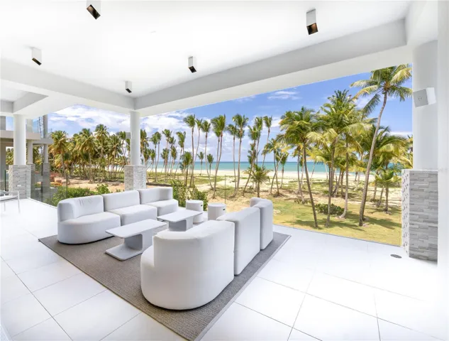 Outdoor Terrace & View