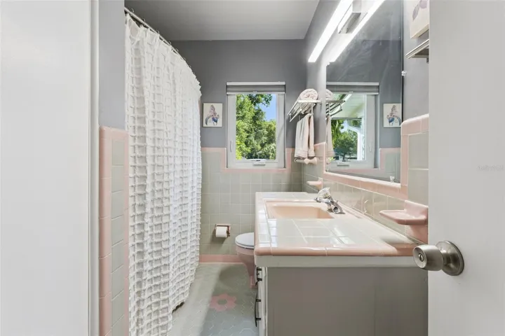 2nd Bathroom