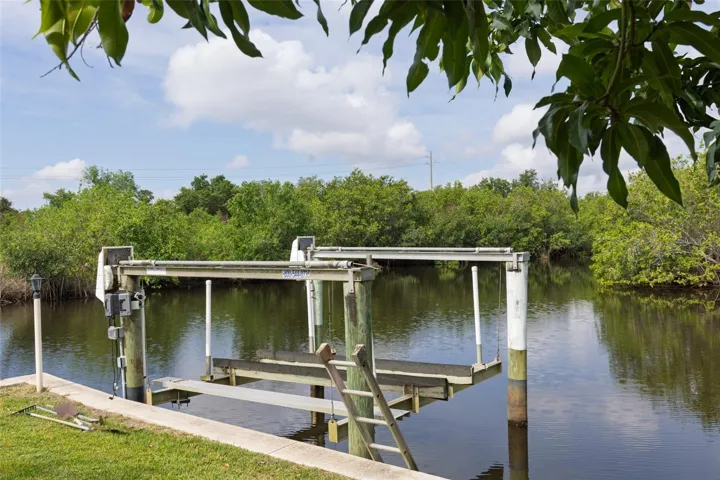 included boat lift with sale