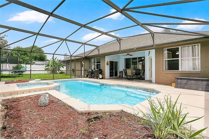 Pool/Lanai