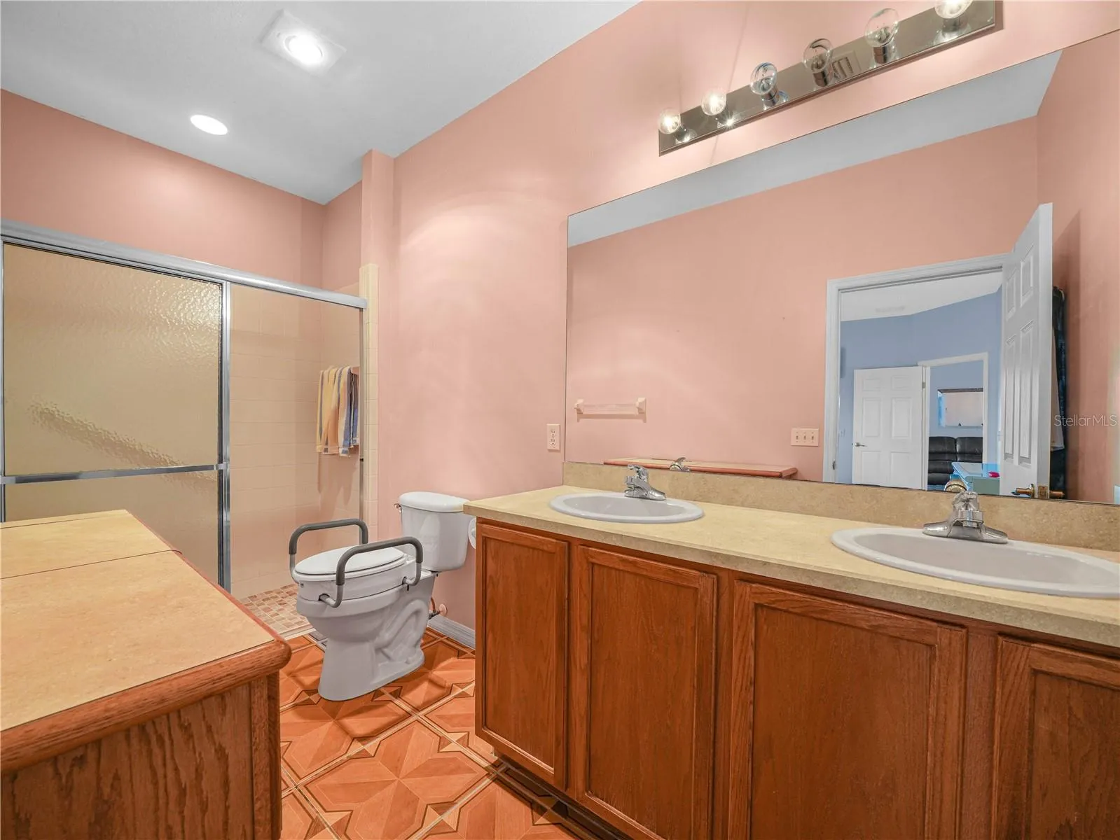 Primary En Suite Bath
