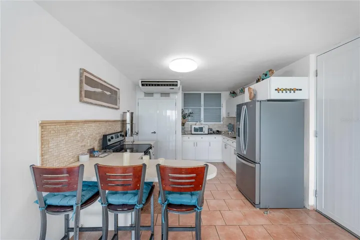 Counter and Kitchen