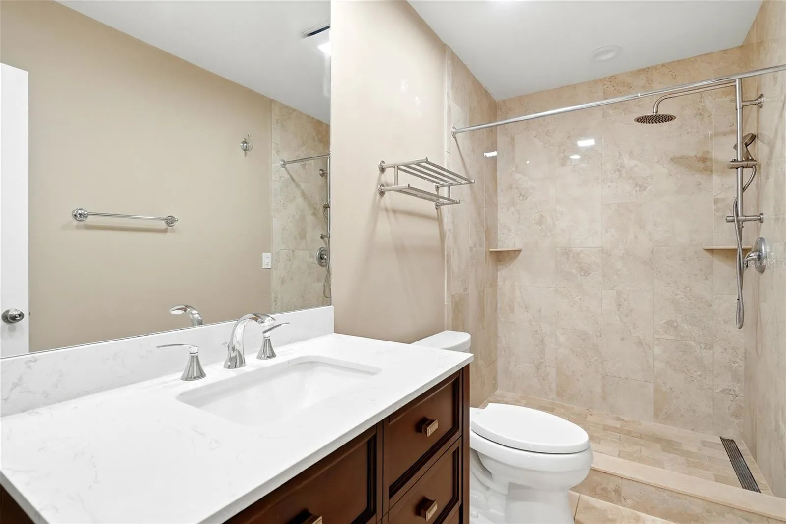 2310 Full bath