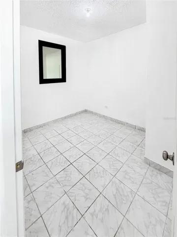 Bedroom #3 / Habitación 3