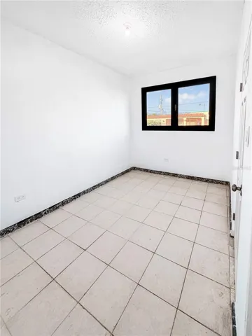 Bedroom #2 (Master) / Habitación 2 (principal)