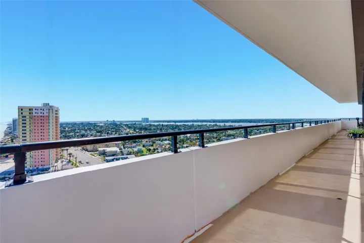 180 DEGREE BALCONY