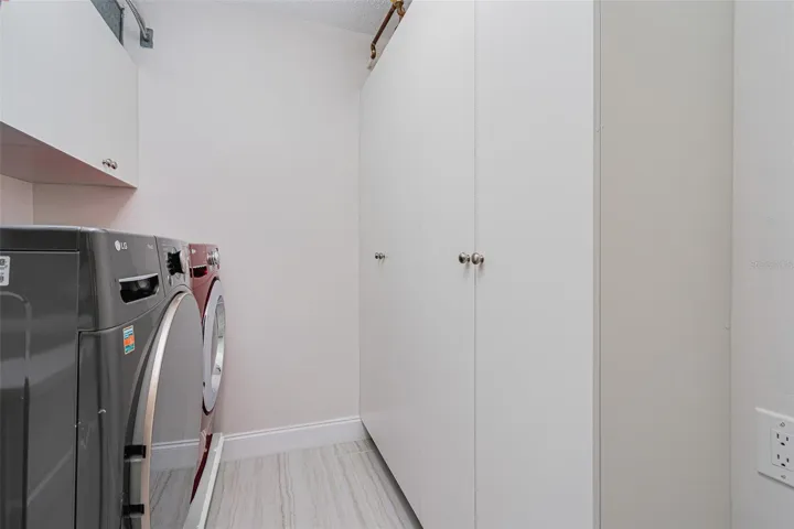 PRIMARY BEDROOM BATHROOM
