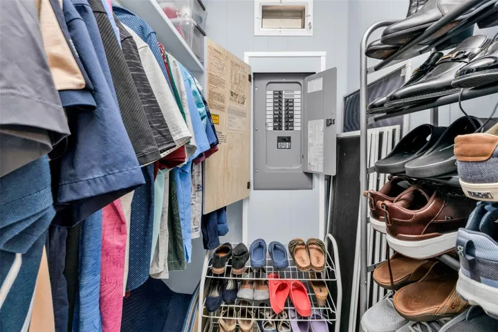 Walk-in closet