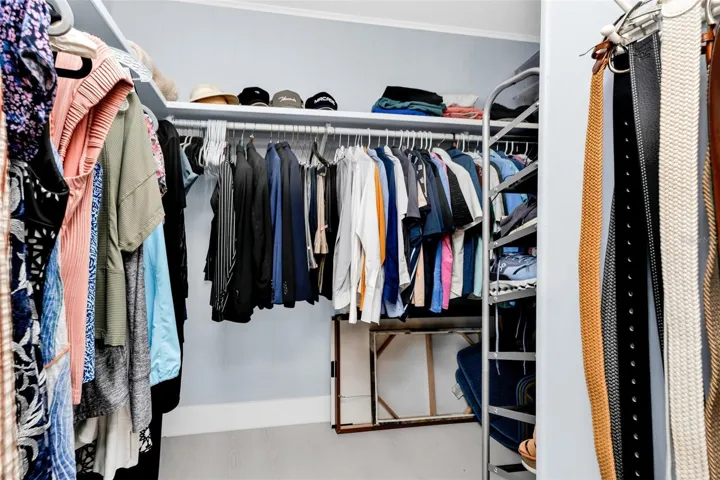 Walk-in closet
