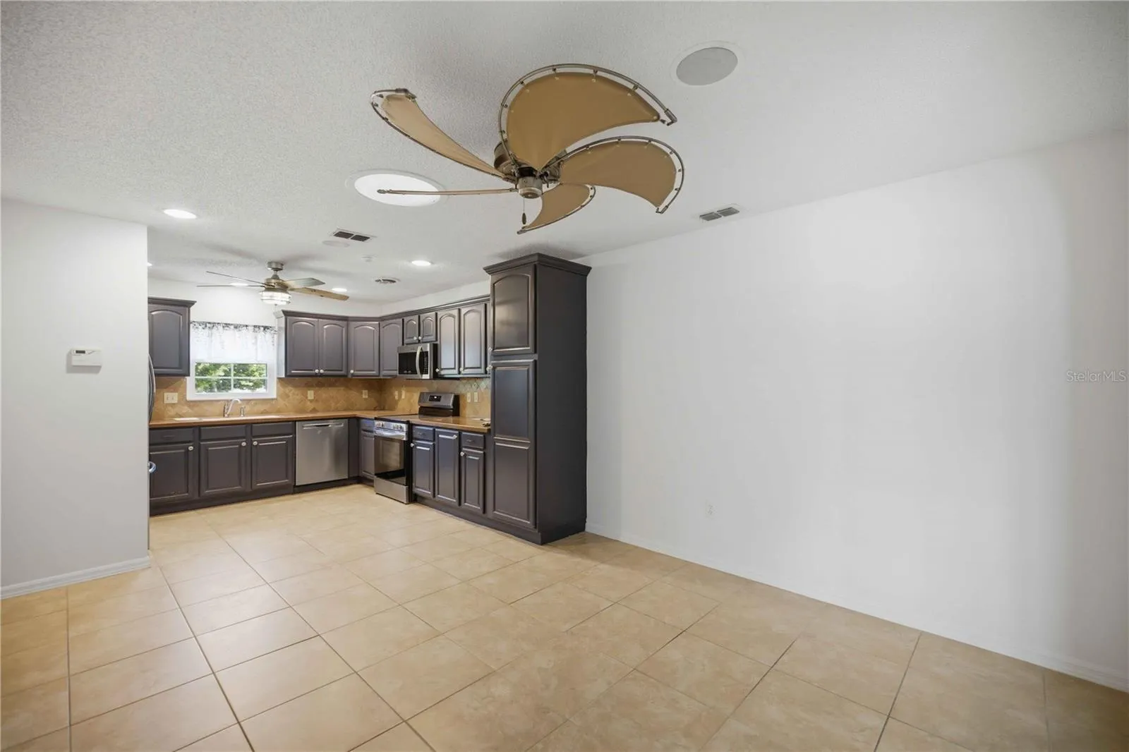 Dining Room/Kitchen 1