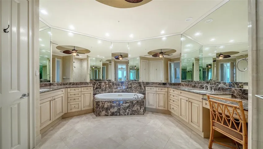 1206 PRIMARY ENSUITE BATH