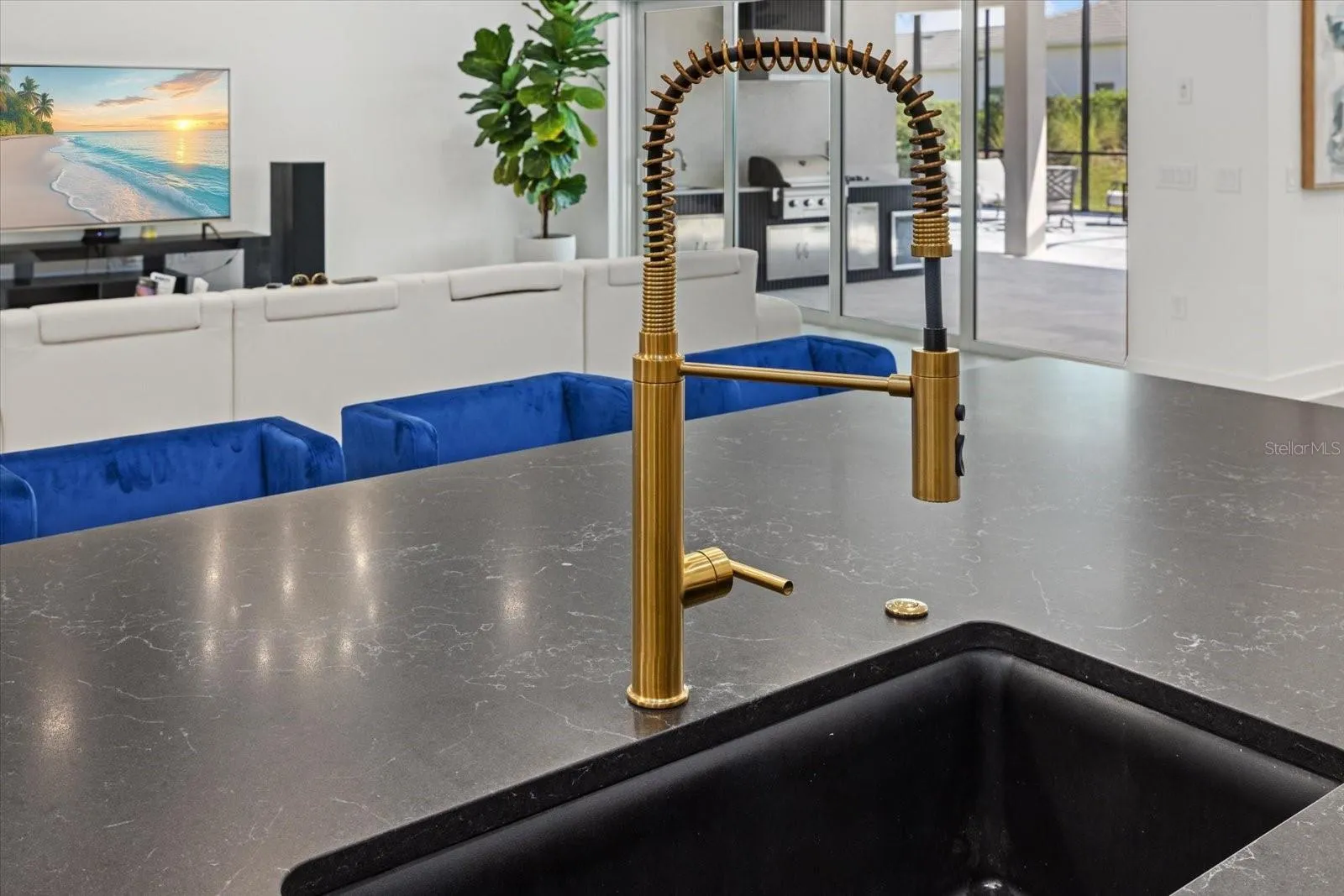 Quartz Countertops w/Designer Faucet